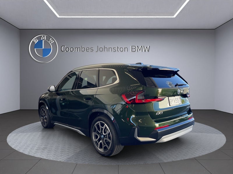 2024 BMW iX1 xDrive30 image 4