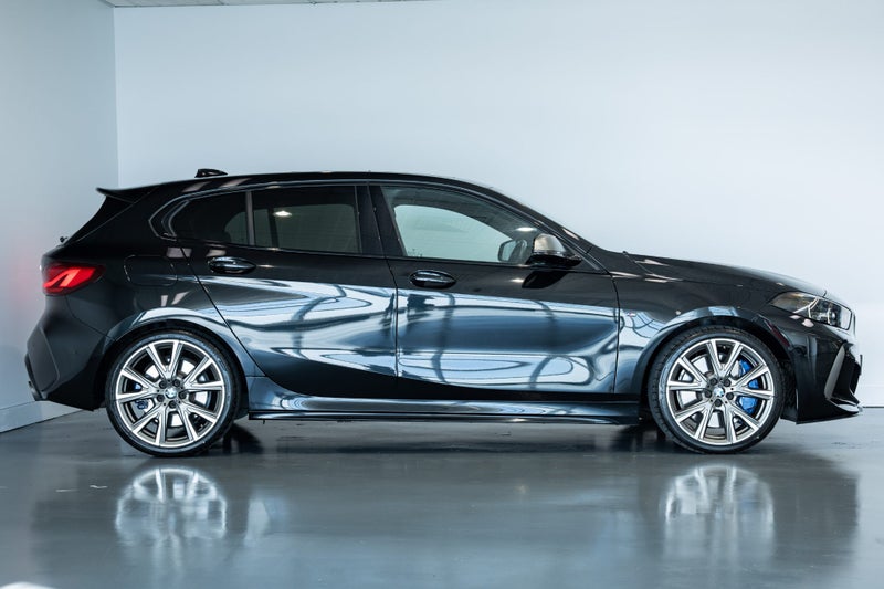 2024 BMW M135i xDrive MPA + Innovations image 4