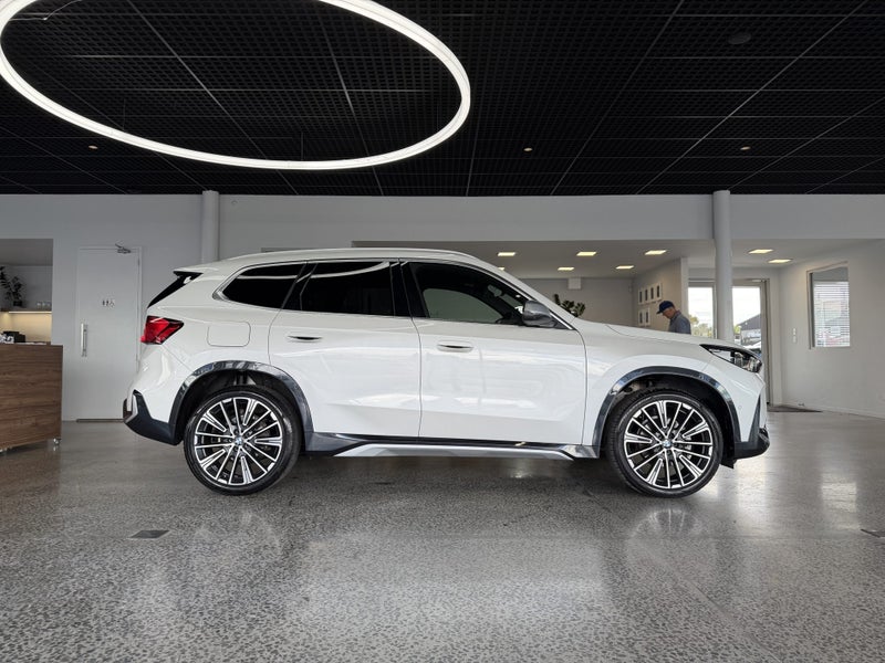 2024 BMW X1 sDrive18i X-Line image 3