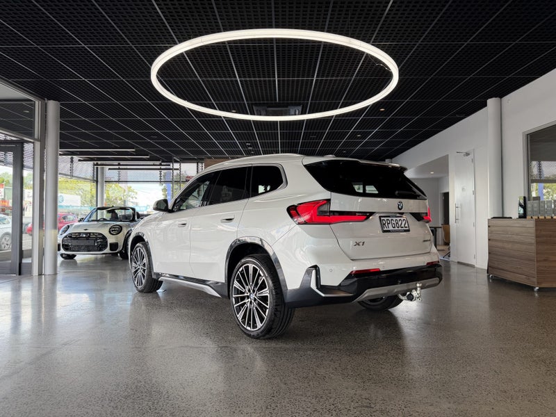 2024 BMW X1 sDrive18i X-Line image 4