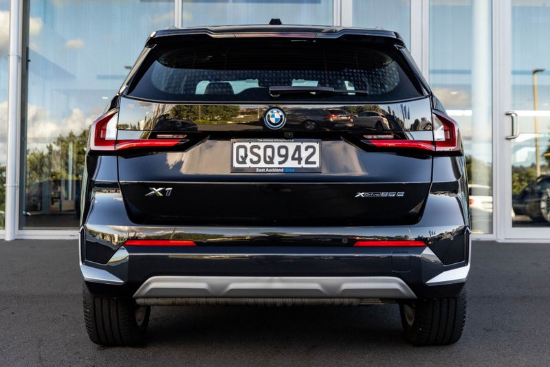 2024 BMW X1 xDrive25e xLine image 3