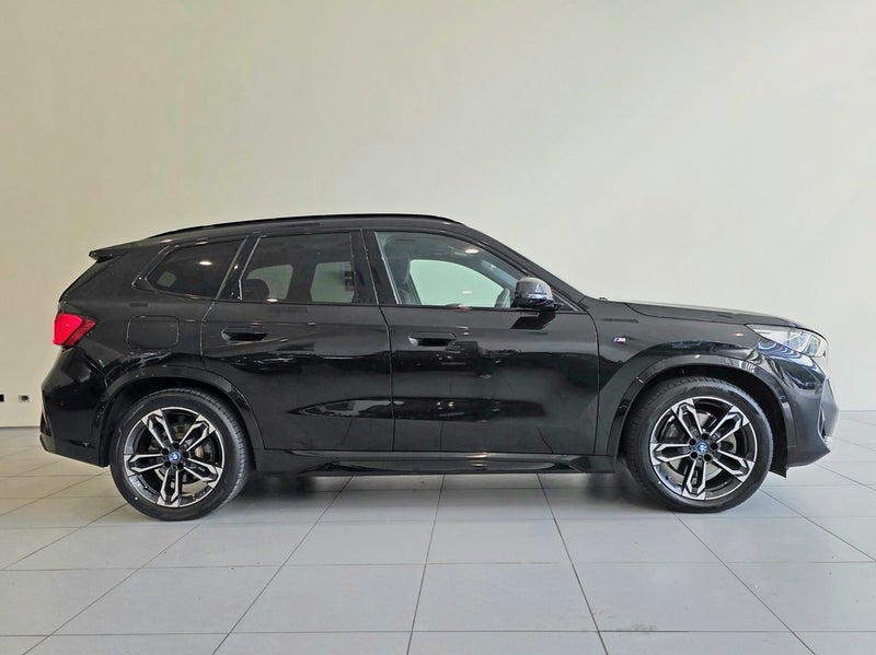 2024 BMW X1 xDrive25e xLine PHEV image 3