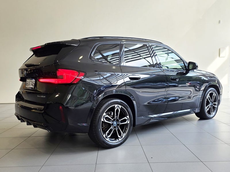 2024 BMW X1 xDrive25e xLine PHEV image 4