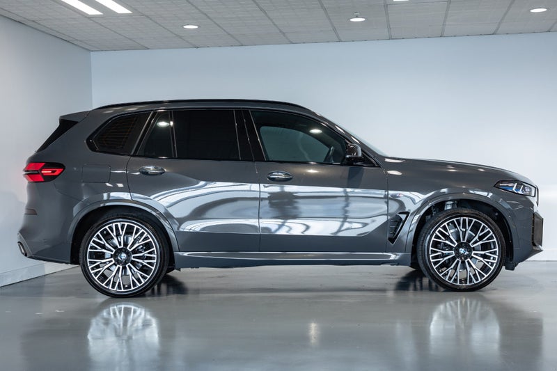 2024 BMW X5 xDrive 40d M Sport + Executive Package image 4