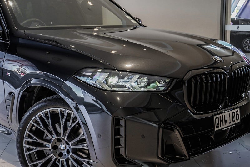 2024 BMW X5 xDrive 40d M Sport + Innovations image 2