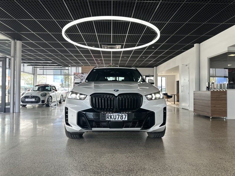 2024 BMW X5 XDRIVE30D M Sport Pro Innovations image 2
