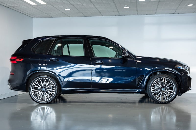 2024 BMW X5 xDrive40d M Sport + Innovations Pac... image 4