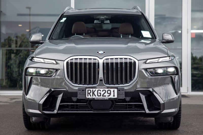 2024 BMW X7 xDrive40d image 2