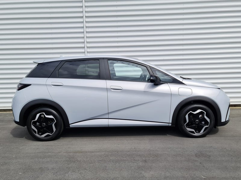 2024 BYD Dolphin Standard Range 45kWH image 4