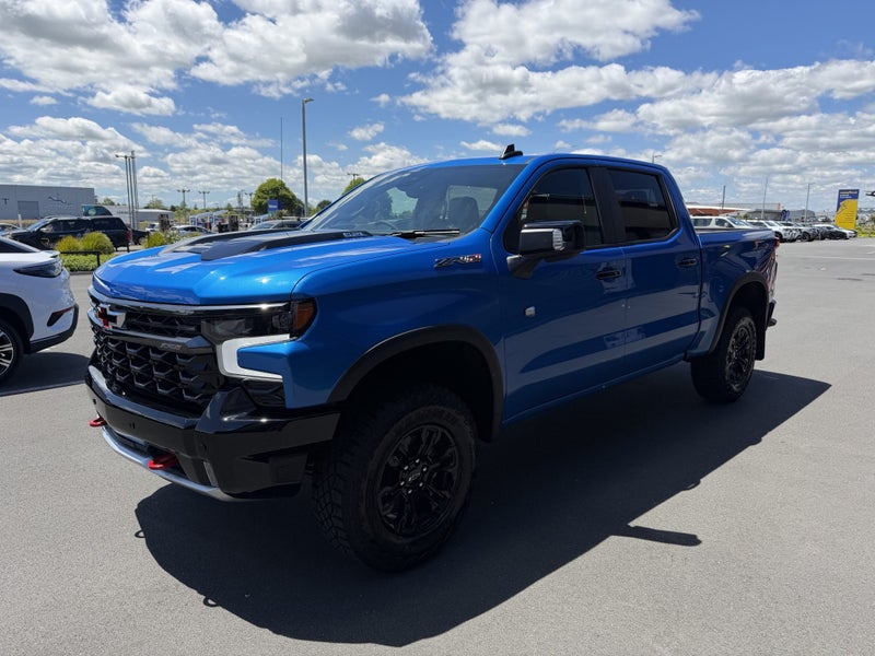 2024 Chevrolet Silverado 1500 ZR2 image 3