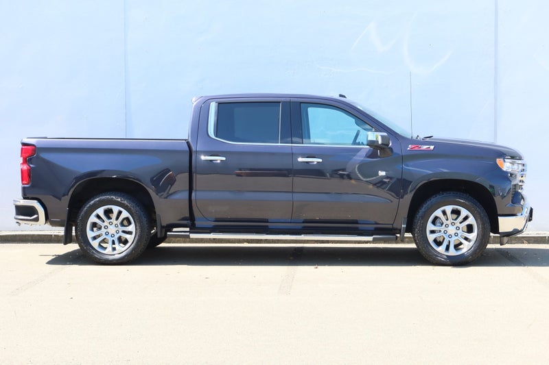 2024 Chevrolet Silverado GMSV Silverado 1500 LT... image 4