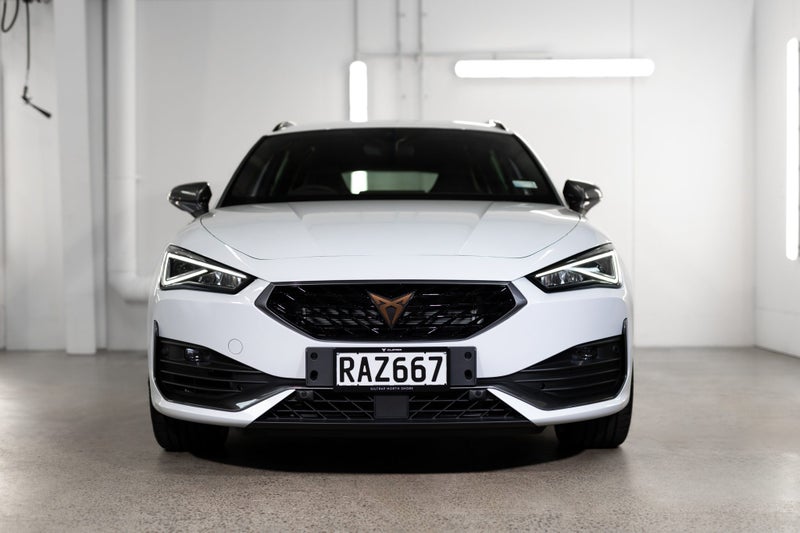 2024 Cupra Leon VZ Sportstourer image 3