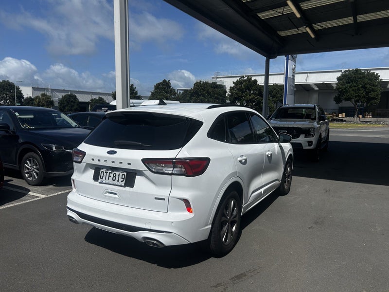 2024 Ford Escape ST-Line 2.5L FHEV image 3