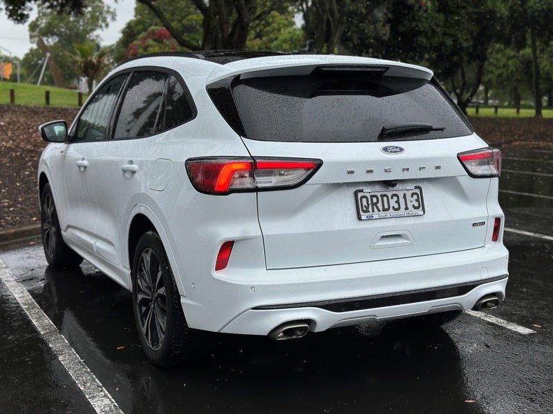 2024 Ford Escape ST-Line X PHEV image 4