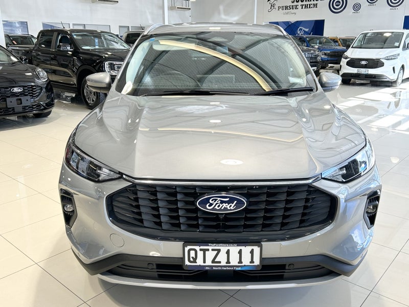 2024 Ford Escape Titanium 2.5 HYBRID image 2