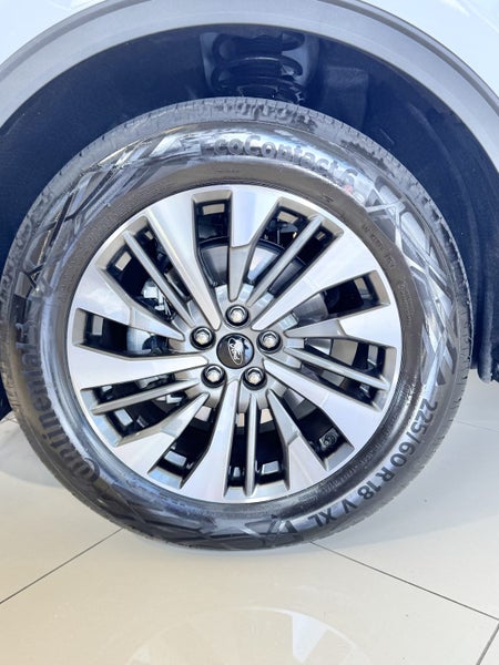 2024 Ford Escape Titanium 2.5 HYBRID image 4