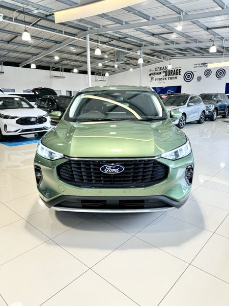 2024 Ford Escape Titanium 2.5 HYBRID image 2