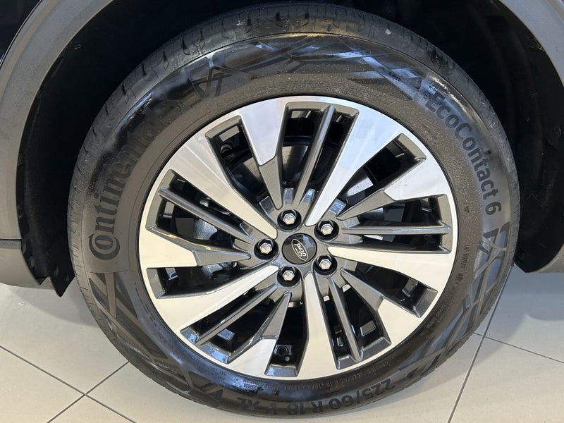 2024 Ford Escape Titanium 2.5 HYBRID image 3