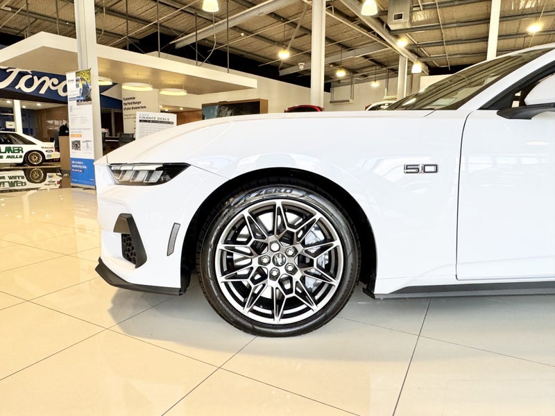 2024 Ford Mustang 5.0L Convertible 5.0 V8 image 5