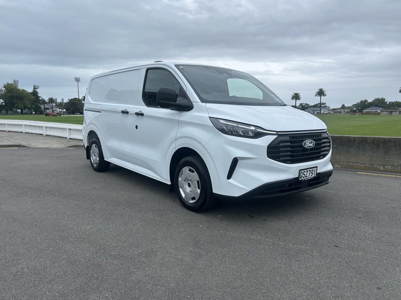 2024 Ford Transit Custom 320S SWB 2.0D image 5
