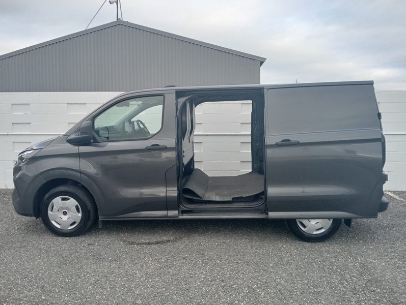 2024 Ford Transit SWB CUSTOM 320 2.0L image 4