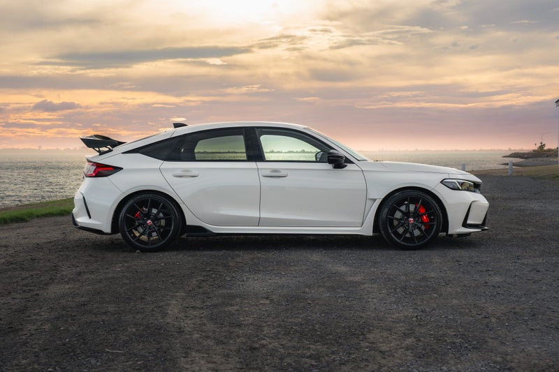 2024 Honda Civic Type R 2.0L Manual image 2