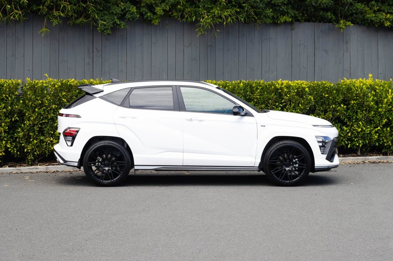 2024 Hyundai Kona SX2 1.6T N-Line AWD Limited image 2