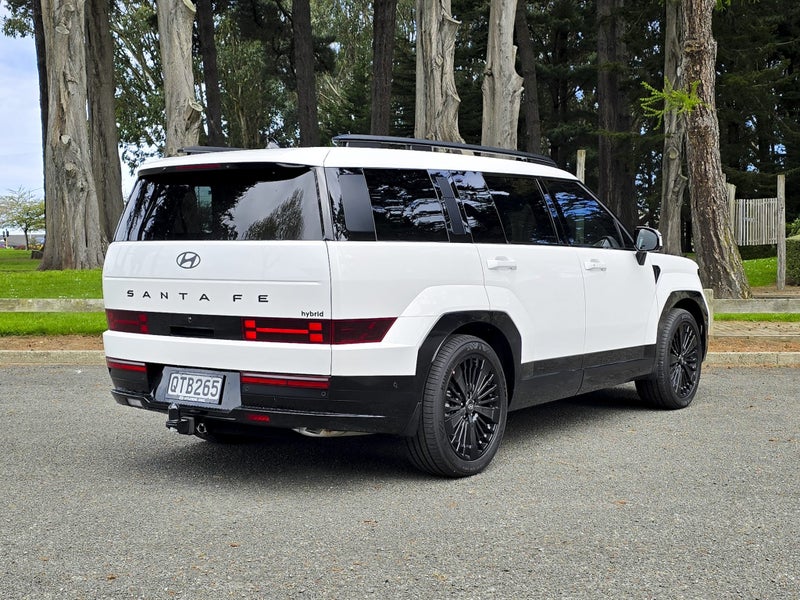 2024 Hyundai Santa Fe Calligraphy Hybrid AWD image 3