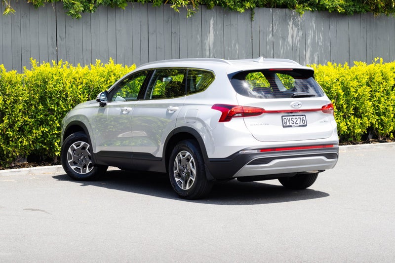 2024 Hyundai Santa Fe TMe Hybrid PE2 image 3