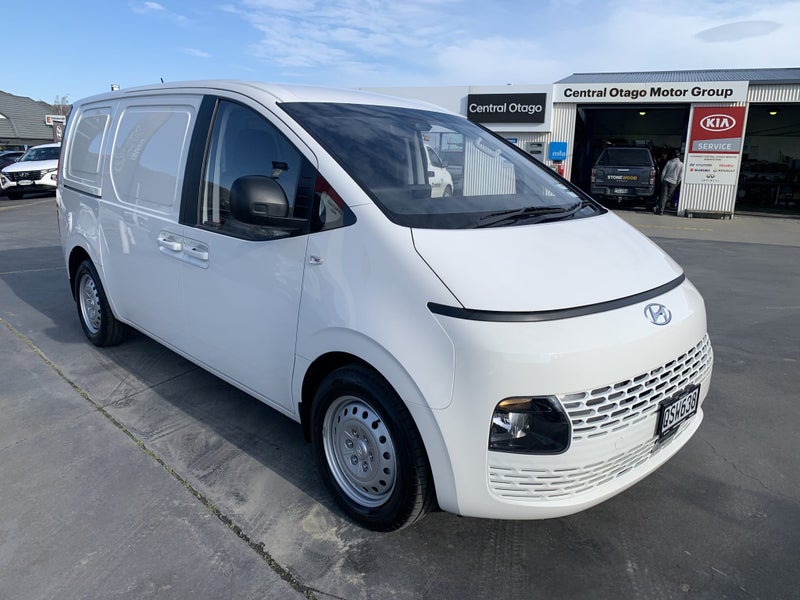 2024 Hyundai Staria Load 2.2D Auto - Panel image 2