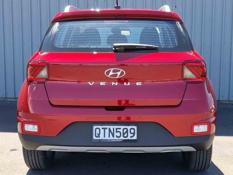 2024 Hyundai Venue 1.6 Entry image 4