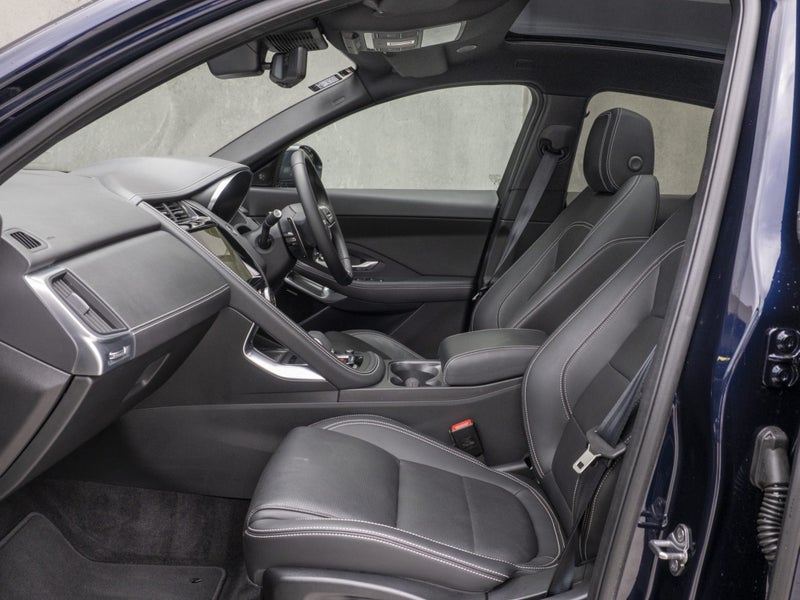 2024 Jaguar E-PACE P250 AWD R-DYNAMIC SE image 3