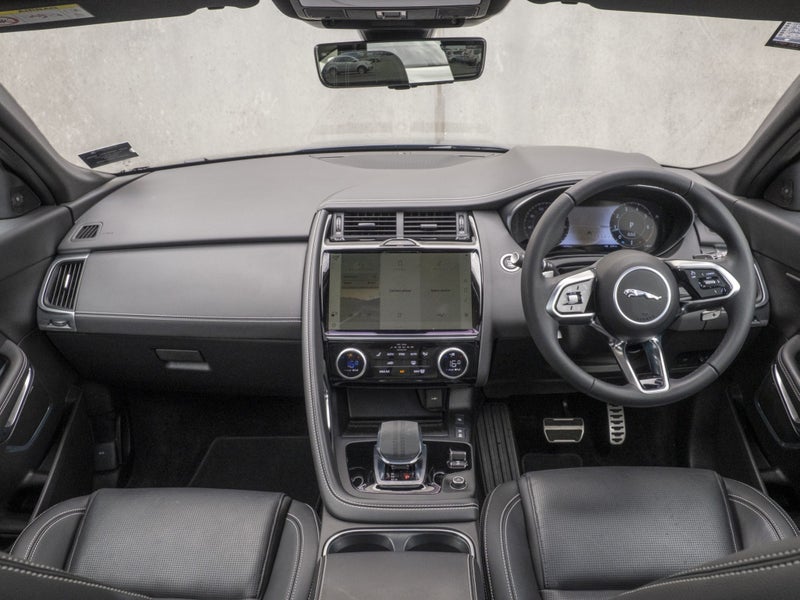 2024 Jaguar E-PACE P250 AWD R-DYNAMIC SE image 4