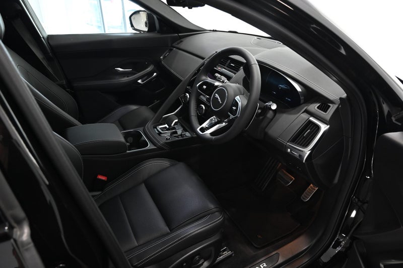 2024 Jaguar E-PACE P250 R-Dynamic Se 2. image 2