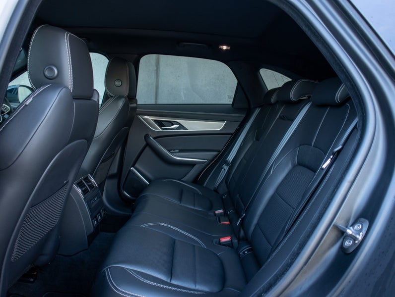 2024 Jaguar F-PACE P250 R-DYNAMIC SE image 5