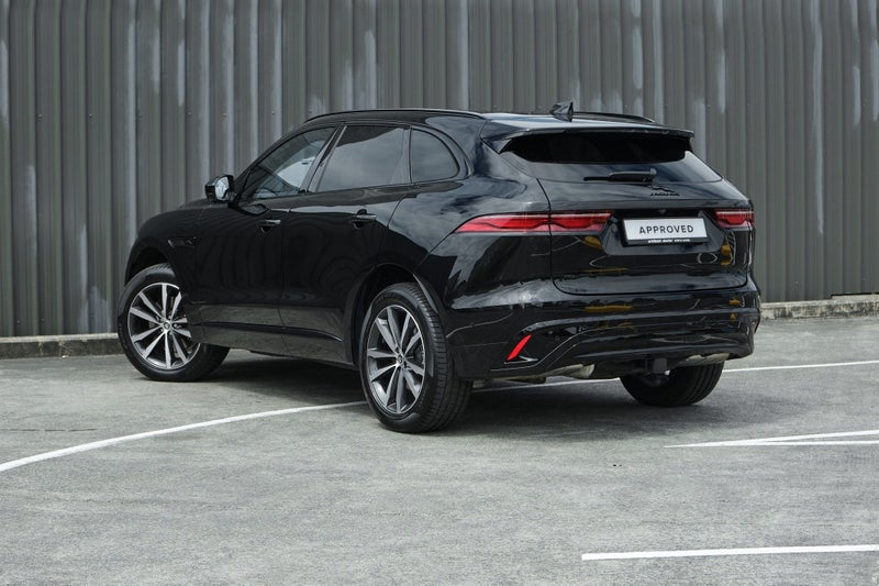 2024 Jaguar F-PACE P250 R-Dynamic SE image 3