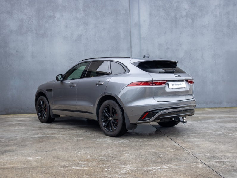 2024 Jaguar F-PACE P250 R-Dynamic SE image 2