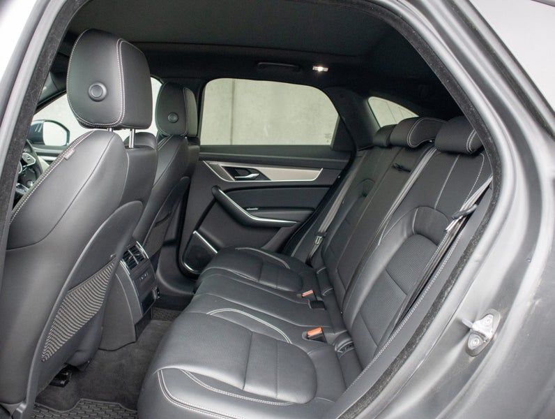 2024 Jaguar F-PACE P250 R-Dynamic SE image 5