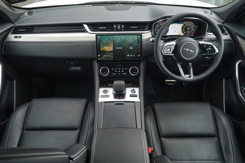 2024 Jaguar F-PACE P250 R-Dynamic SE image 5