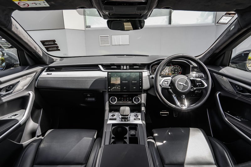 2024 Jaguar F-PACE P400e R-Dynamic HSE image 4
