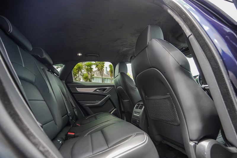 2024 Jaguar F-PACE P400e R-Dynamic HSE image 5