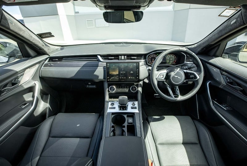 2024 Jaguar F-PACE P400e R-Dynamic HSE image 4