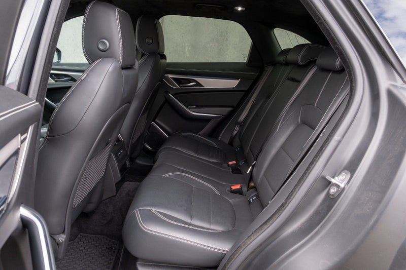 2024 Jaguar F-PACE P400e R-Dynamic HSE image 5