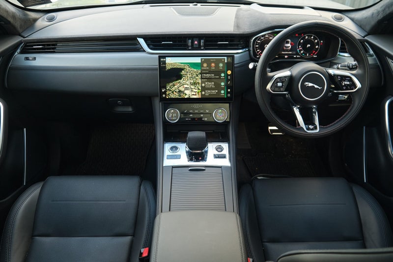 2024 Jaguar F-PACE SVR image 4