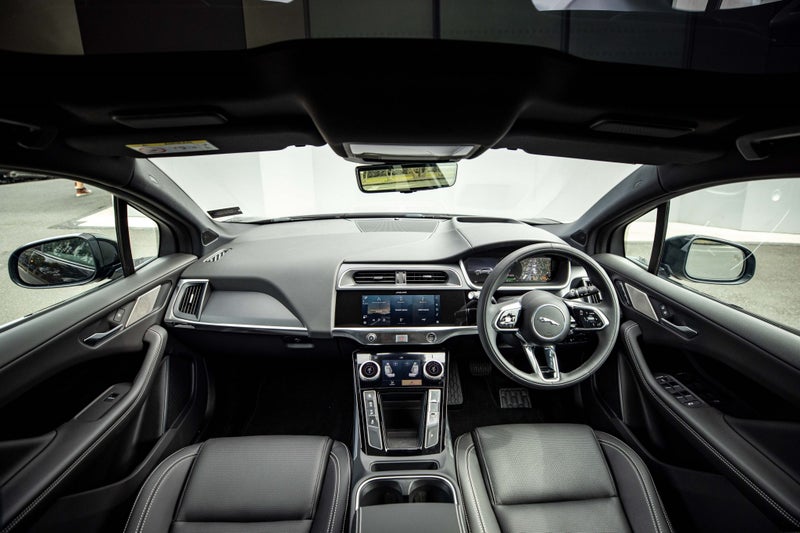 2024 Jaguar I-PACE 400PS R-Dynamic SE image 4