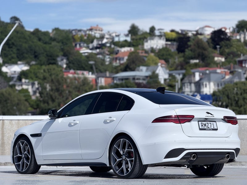 2024 Jaguar XE 300 Sport Awd 2.0P image 2