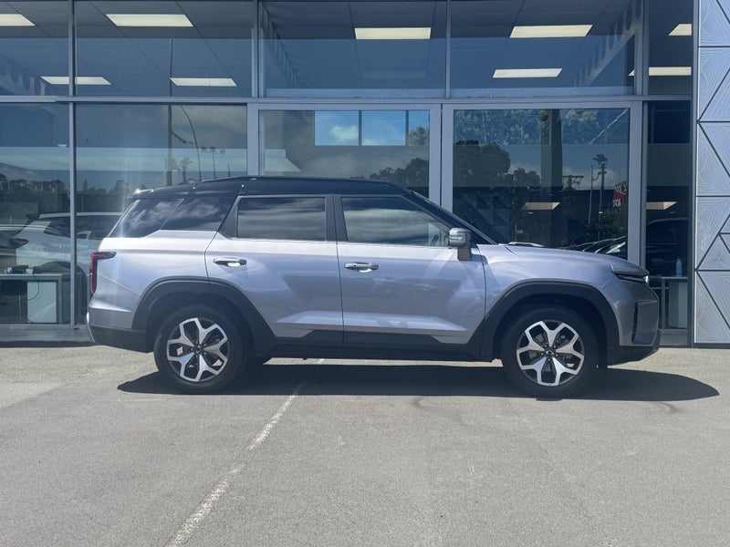 2024 KGM Torres 2WD image 3