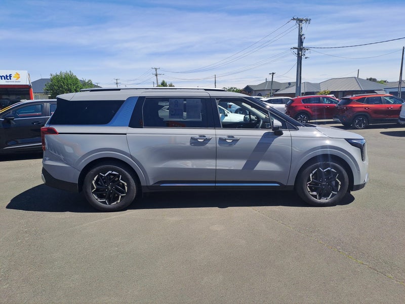 2024 Kia Carnival Deluxe 2.2 Diesel 8A/T image 4