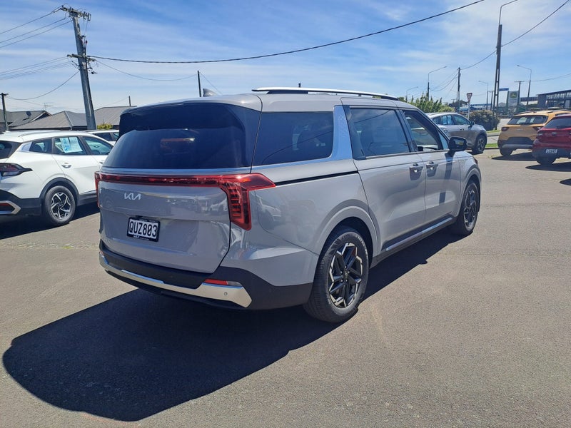 2024 Kia Carnival Deluxe 2.2 Diesel 8A/T image 5