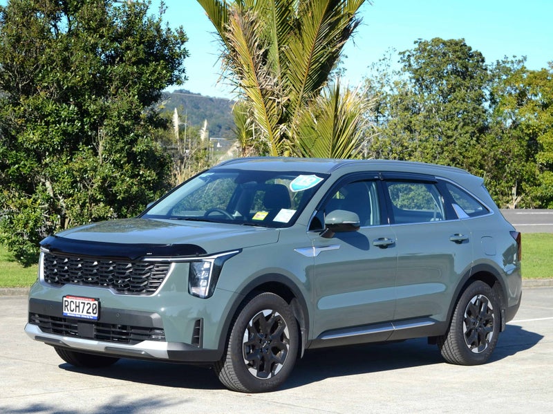 2024 Kia Sorento LX+ AWD image 3